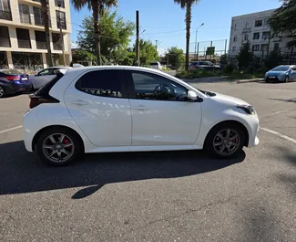 Vermietung Toyota Yaris. Wirtschaft, Komfort Fahrzeug zur Miete in Georgien ✓ Kaution Keine Kaution ✓ Versicherungsoptionen KFZ-HV, VKV Plus, Insassen, Diebstahlschutz, Keine Kaution.