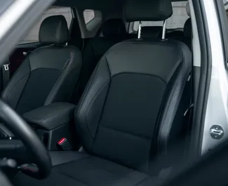 Innenraum von Kia Soul zur Miete in Georgien. Ein großartiges 5-Sitzer Fahrzeug mit Automatisch Getriebe.