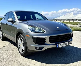 Mietwagen Porsche Cayenne 2018 in Georgien, mit Benzin-Kraftstoff und 300 PS ➤ Ab 190 GEL pro Tag.