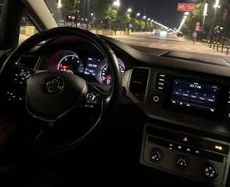 Volkswagen Golf 7 2016 zur Miete verfügbar in Tirana, mit Kilometerbegrenzung unbegrenzte.