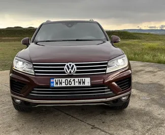 Mietwagen Volkswagen Touareg 2018 in Georgien, mit Benzin-Kraftstoff und 300 PS ➤ Ab 155 GEL pro Tag.