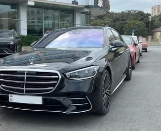 Frontansicht eines Mietwagens Mercedes-Benz S500 in Baku, Aserbaidschan ✓ Auto Nr.16470. ✓ Automatisch TM ✓ 0 Bewertungen.