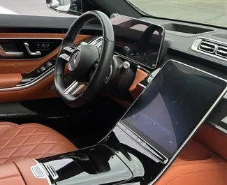 Mietwagen Mercedes-Benz S500 2022 in Aserbaidschan, mit Benzin-Kraftstoff und  PS ➤ Ab 1020 AZN pro Tag.