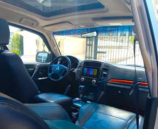 Mietwagen Mitsubishi Pajero 2013 in Aserbaidschan, mit Benzin-Kraftstoff und 190 PS ➤ Ab 68 AZN pro Tag.