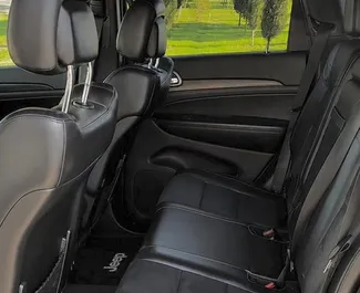 Mieten Sie ein Jeep Grand Cherokee in Tiflis Georgien
