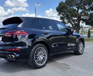 Mietwagen Porsche Cayenne 2016 in Georgien, mit Benzin-Kraftstoff und 300 PS ➤ Ab 190 GEL pro Tag.