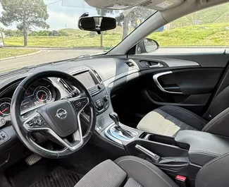 Opel Insignia Combi 2018 mit Antriebssystem Frontantrieb, verfügbar in Tiflis.