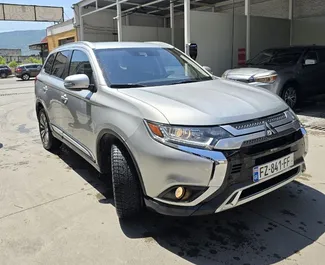 Frontansicht eines Mietwagens Mitsubishi Outlander in Tiflis, Georgien ✓ Auto Nr.16594. ✓ Automatisch TM ✓ 0 Bewertungen.