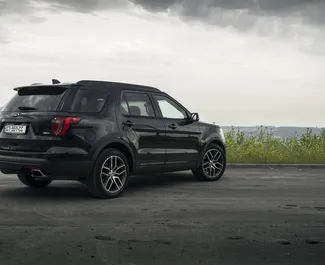 Vermietung Ford Explorer. Komfort, Premium, Crossover Fahrzeug zur Miete in Georgien ✓ Kaution Einzahlung von 540 GEL ✓ Versicherungsoptionen KFZ-HV, VKV Komplett, Insassen, Junge.