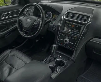 Ford Explorer 2018 mit Antriebssystem Allradantrieb, verfügbar in Tiflis.