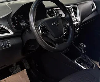 Hyundai Accent 2023 zur Miete verfügbar in Almaty, mit Kilometerbegrenzung 200 km/Tag.
