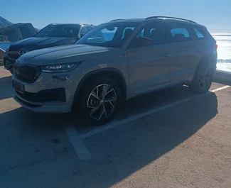 Mietwagen Skoda Kodiaq 2023 in Montenegro, mit Benzin-Kraftstoff und 150 PS ➤ Ab 90 EUR pro Tag.