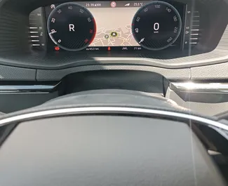 Vermietung Skoda Karoq. Komfort, Crossover Fahrzeug zur Miete in Montenegro ✓ Kaution Einzahlung von 200 EUR ✓ Versicherungsoptionen VKV Plus, VKV Komplett, Ausland.