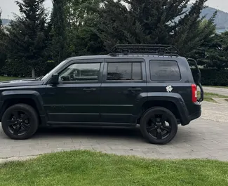 Jeep Patriot 2017 zur Miete verfügbar in Tiflis, mit Kilometerbegrenzung unbegrenzte.