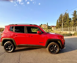 Vermietung Jeep Renegade. Wirtschaft, Komfort, Crossover Fahrzeug zur Miete in Georgien ✓ Kaution Keine Kaution ✓ Versicherungsoptionen KFZ-HV.