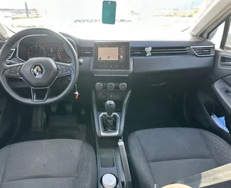 Vermietung Renault Clio 5. Wirtschaft Fahrzeug zur Miete in Montenegro ✓ Kaution Keine Kaution ✓ Versicherungsoptionen KFZ-HV, Insassen, Ausland, Keine Kaution.