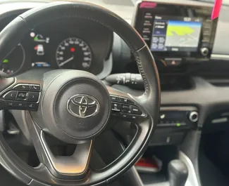 Vermietung Toyota Yaris. Wirtschaft, Komfort Fahrzeug zur Miete in Montenegro ✓ Kaution Keine Kaution ✓ Versicherungsoptionen KFZ-HV, Insassen, Ausland, Keine Kaution.