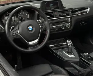 Mietwagen BMW 230xi Cabrio 2022 in Georgien, mit Benzin-Kraftstoff und 252 PS ➤ Ab 195 GEL pro Tag.