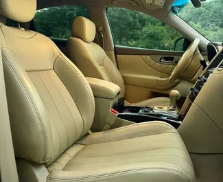 Infiniti QX70 2019 zur Miete verfügbar in Tiflis, mit Kilometerbegrenzung 250 km/Tag.