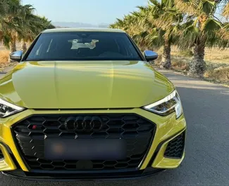 Frontansicht eines Mietwagens Audi S3 in Alicante, Spanien ✓ Auto Nr.16517. ✓ Automatisch TM ✓ 0 Bewertungen.