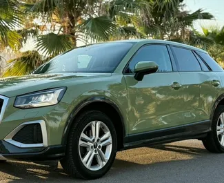 Frontansicht eines Mietwagens Audi Q2 in Alicante, Spanien ✓ Auto Nr.16600. ✓ Automatisch TM ✓ 0 Bewertungen.