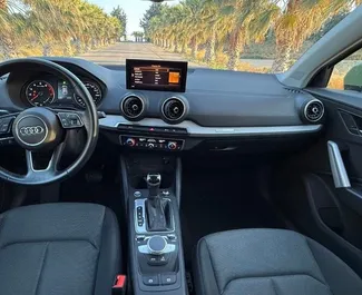 Audi Q2 2023 mit Antriebssystem Frontantrieb, verfügbar in Alicante.