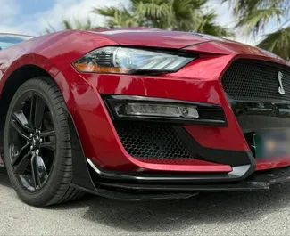 Mietwagen Ford Mustang Cabrio 2022 in Spanien, mit Benzin-Kraftstoff und  PS ➤ Ab 200 EUR pro Tag.